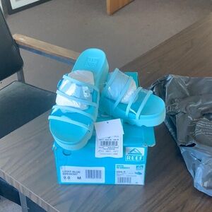 NWT Reef Vista Hi-Energy Slide Sandal